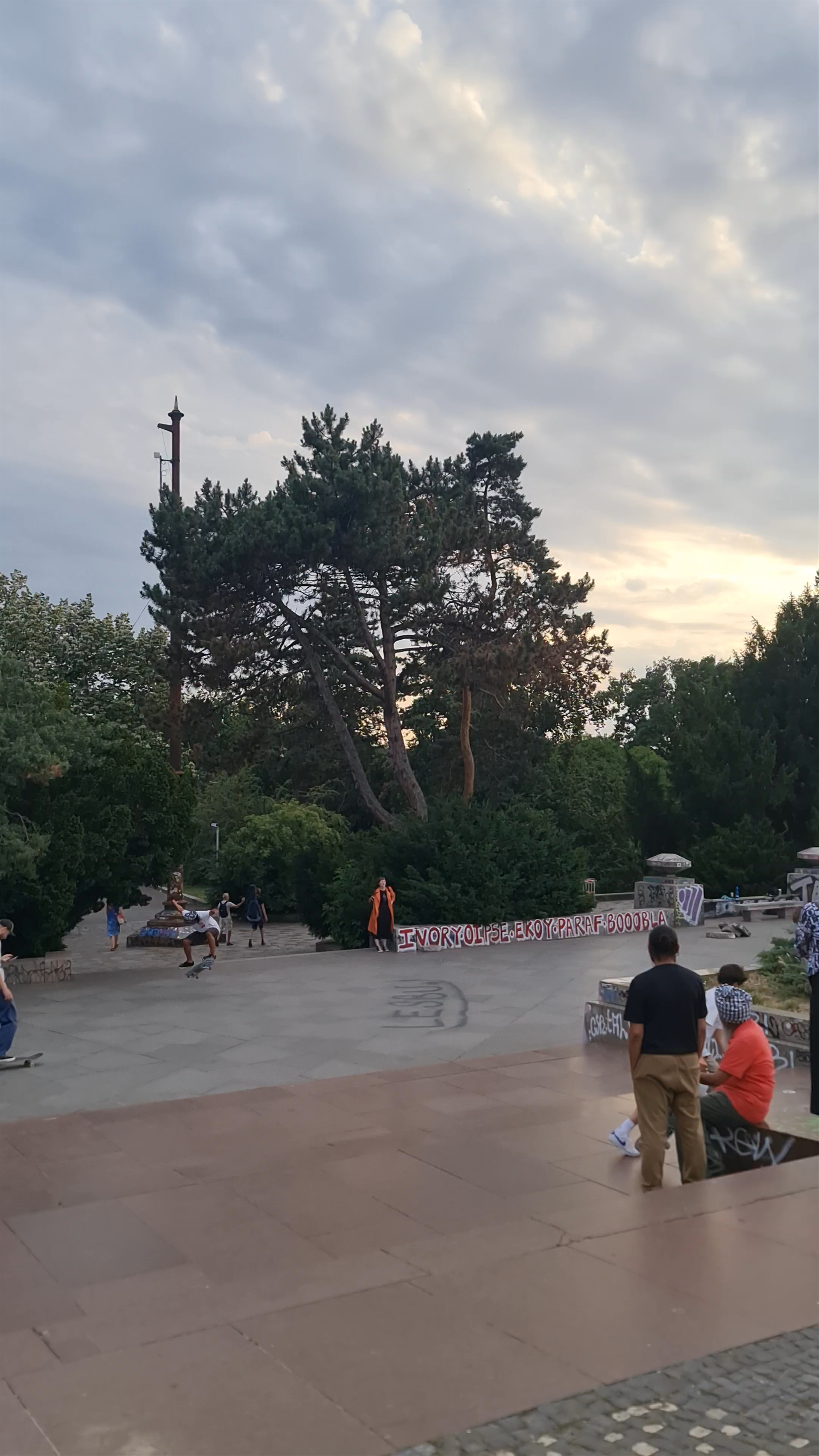 Pražský Metronom: Urban Vibes and Scenic Views in Prague