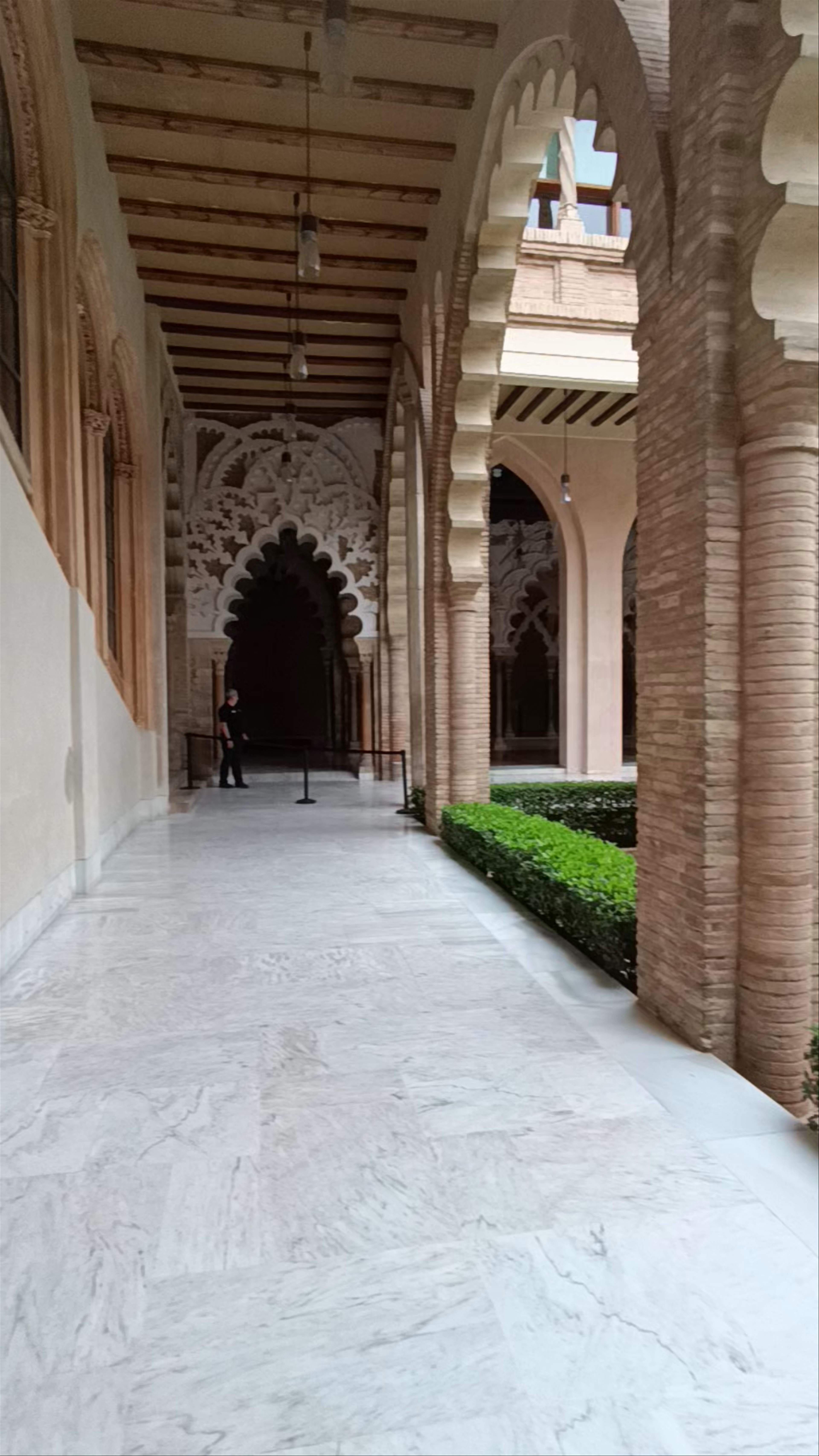 Palacio de la Aljafería: Moorish Splendor in Zaragoza