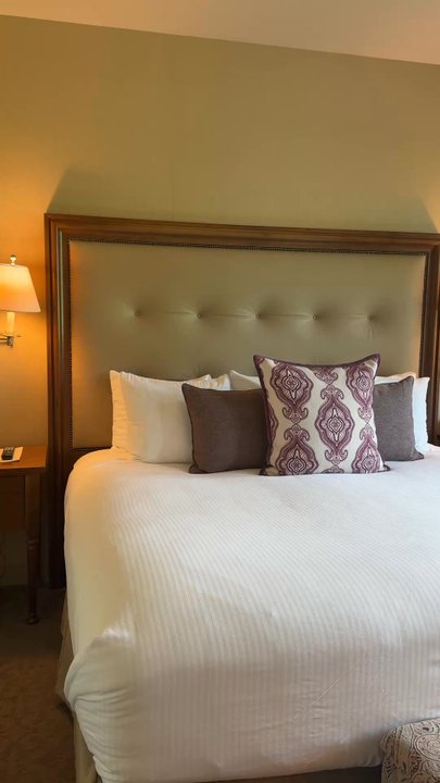 The Sewanee Inn - Panoramic view of room - Hotels Near Me - Sewanee, Tennessee