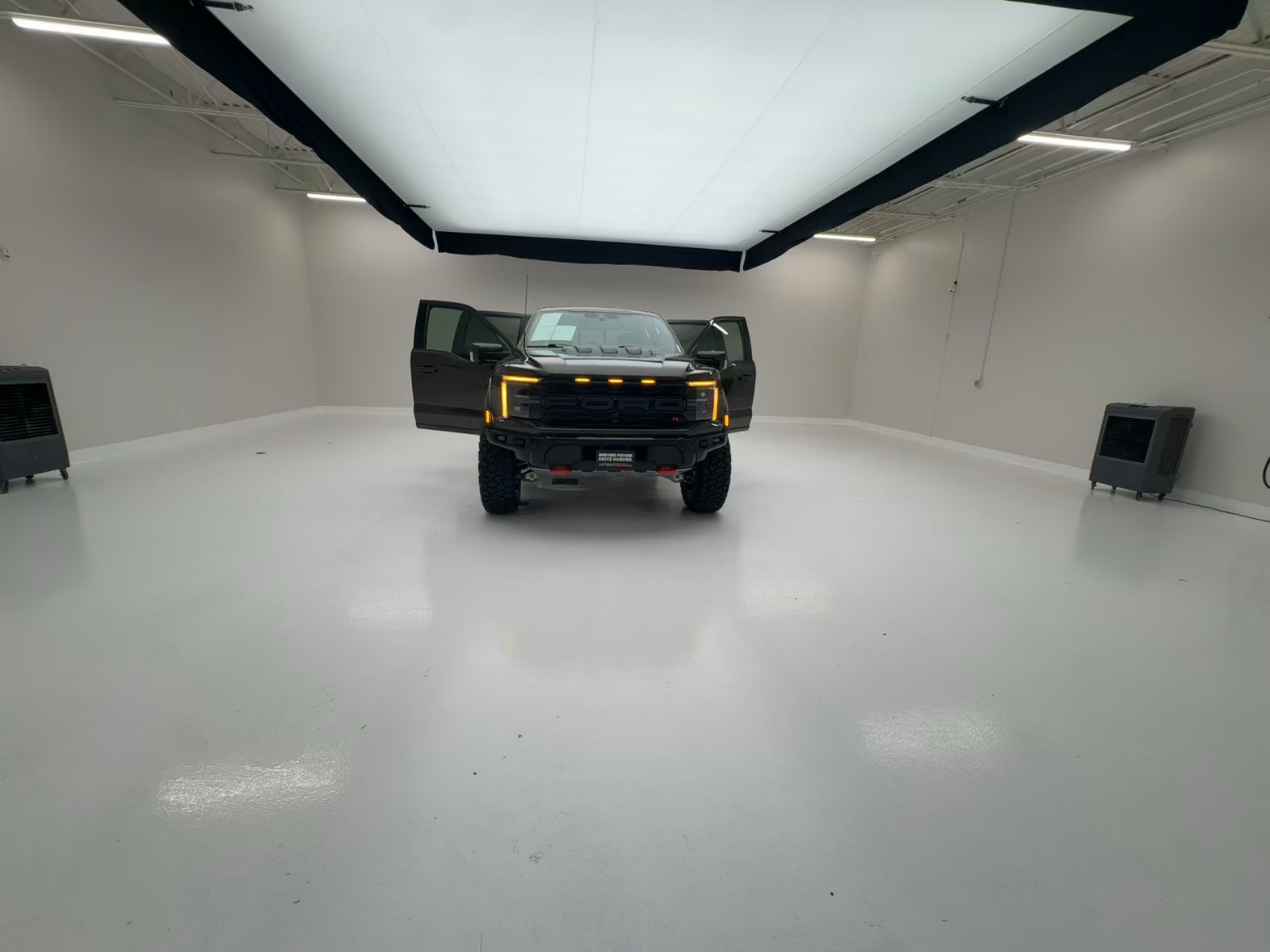 Lifted Trucks - #TX09611A - 2025 Ford F-150 Raptor R 803A SuperCrew