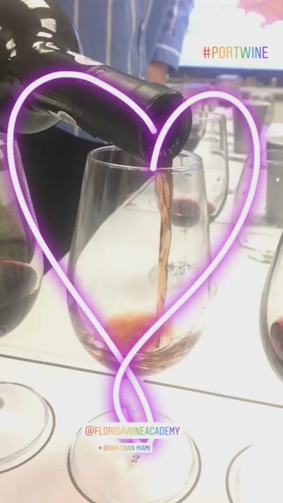 Florida Wine Academy - Porto pour - Wine Tasting Classes Near Me - Miami, Florida