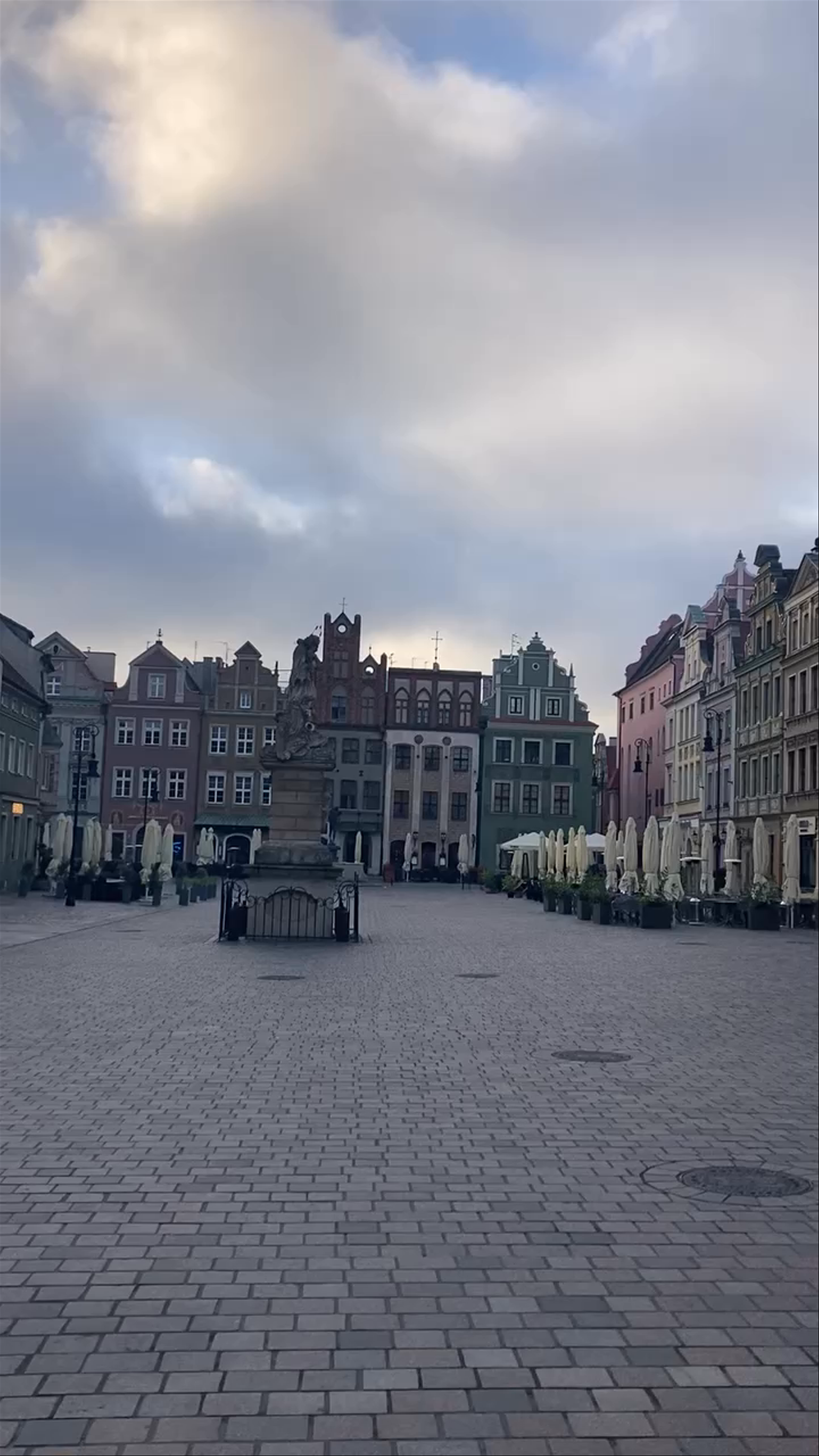 Stary Rynek: Vibrant Historic Square in Poznań, Poland