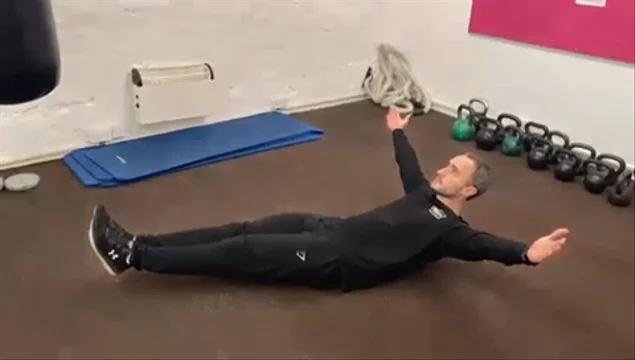 Hollow Body Hold