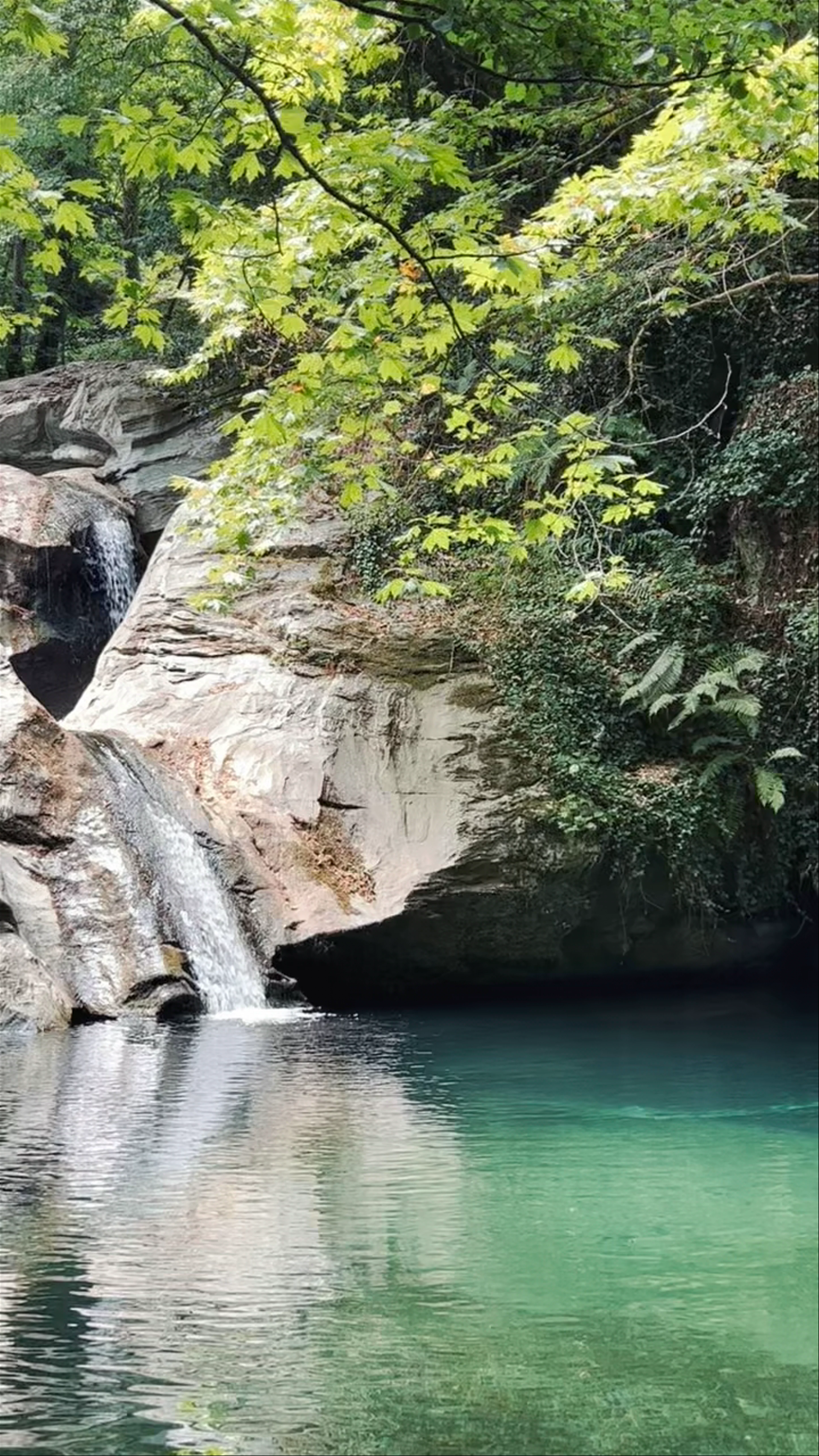 Poros Waterfalls, Karavoma
