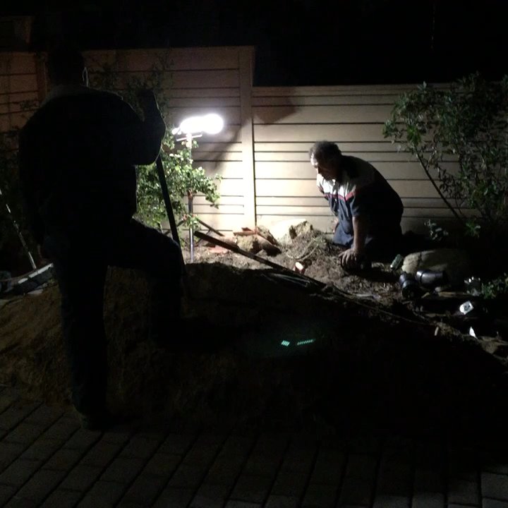 Universal Plumbers - Working late hours of the night for our customers. The home owner had their main sewer pipe back up due to root intrusion. - Plumbing Near Me - Los Angeles, California
