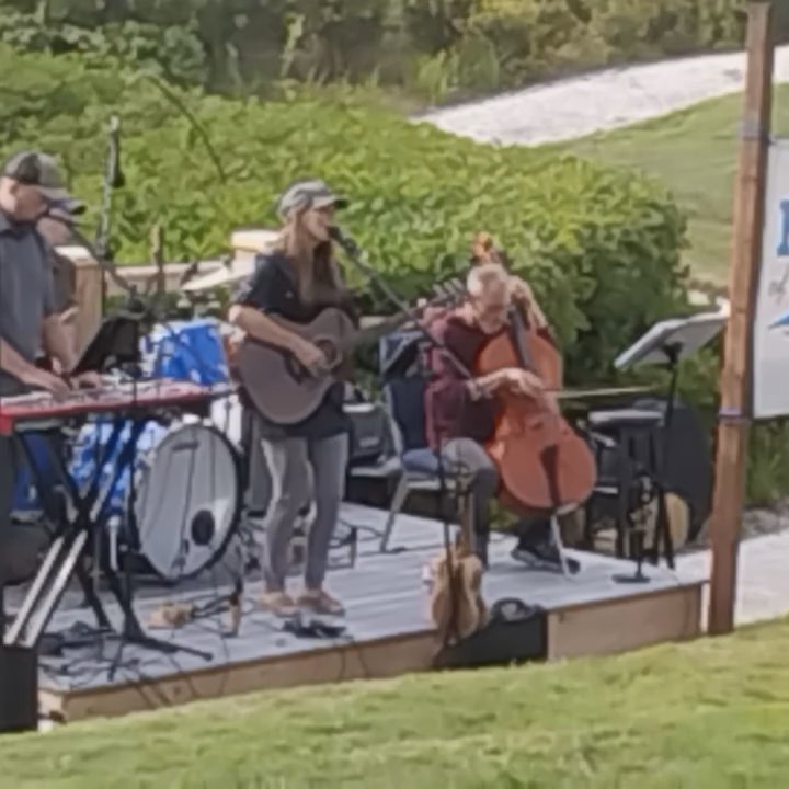 Sunset Amphitheater Park - Ericka Corban Concert - Parks Near Me - Pacific Beach, Washington