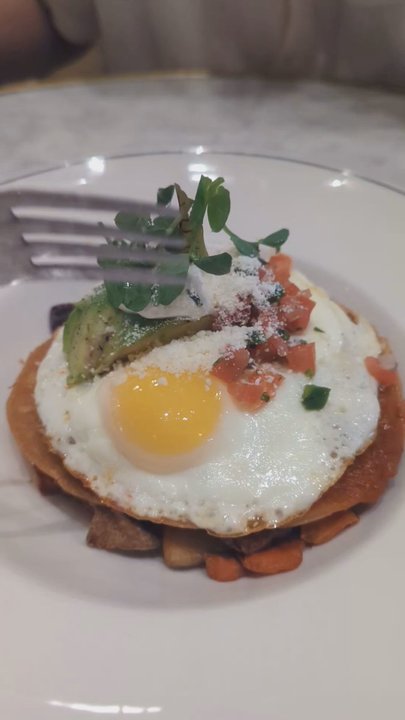 1886 Cafe & Bakery - Bravos Huevos Rancheros (if you enjoy a good blast of different textures and amazingly paired flavors, order this..!) - American Near Me - Austin, Texas