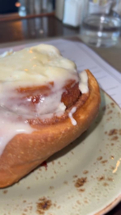 Rye Leawood - Cinnamon Roll - New American Near Me - Leawood, Kansas