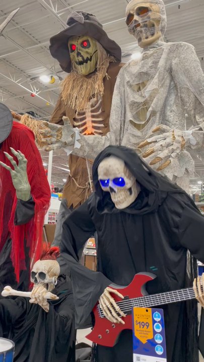 Lowe's Home Improvement - Skull Banging Helloween Fun - Hardware Stores Near Me - Orlando, Florida