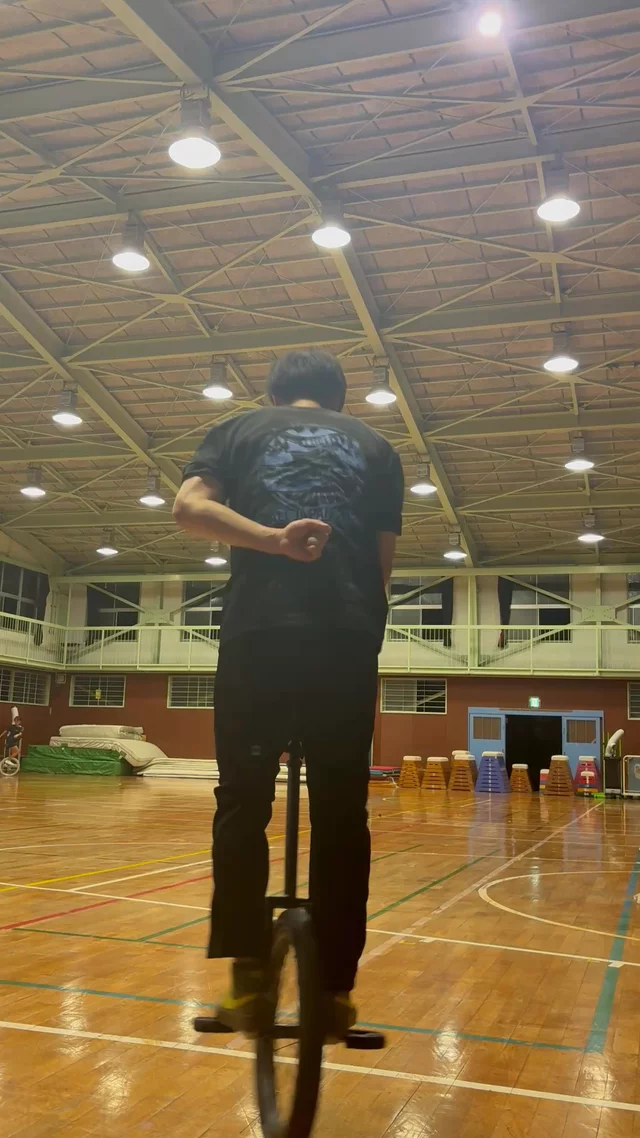 riu submission: One handed riddims 
