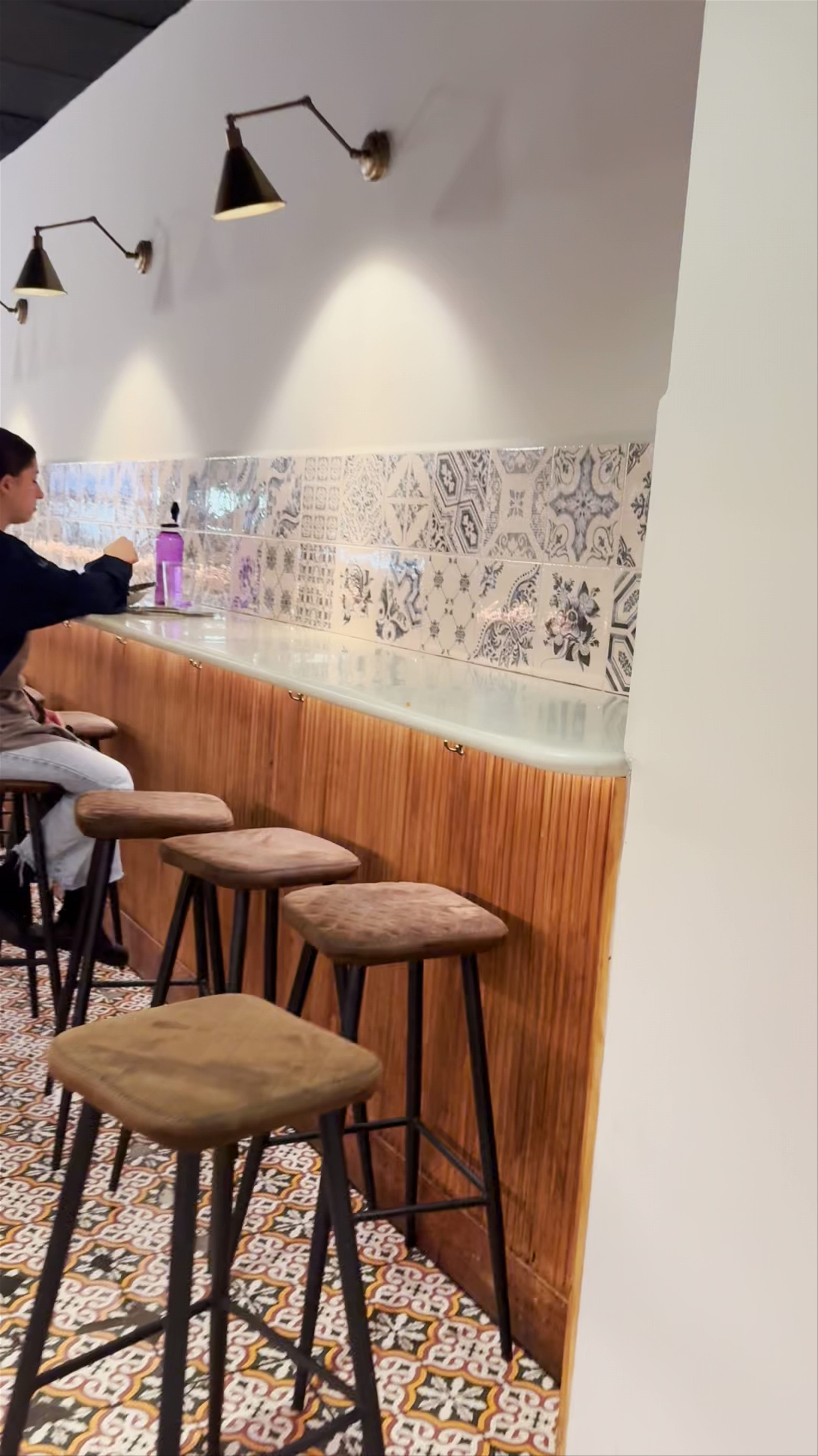 Cozy Moments at Can Gallina Gastrobar in Granollers