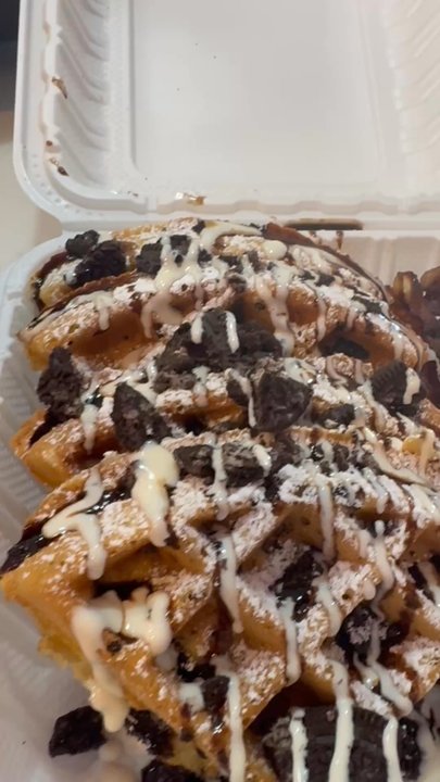 Met Her At A Cafe - Hershey's cookie and cream, Belgian waffles - Breakfast & Brunch Near Me - Baltimore, Maryland