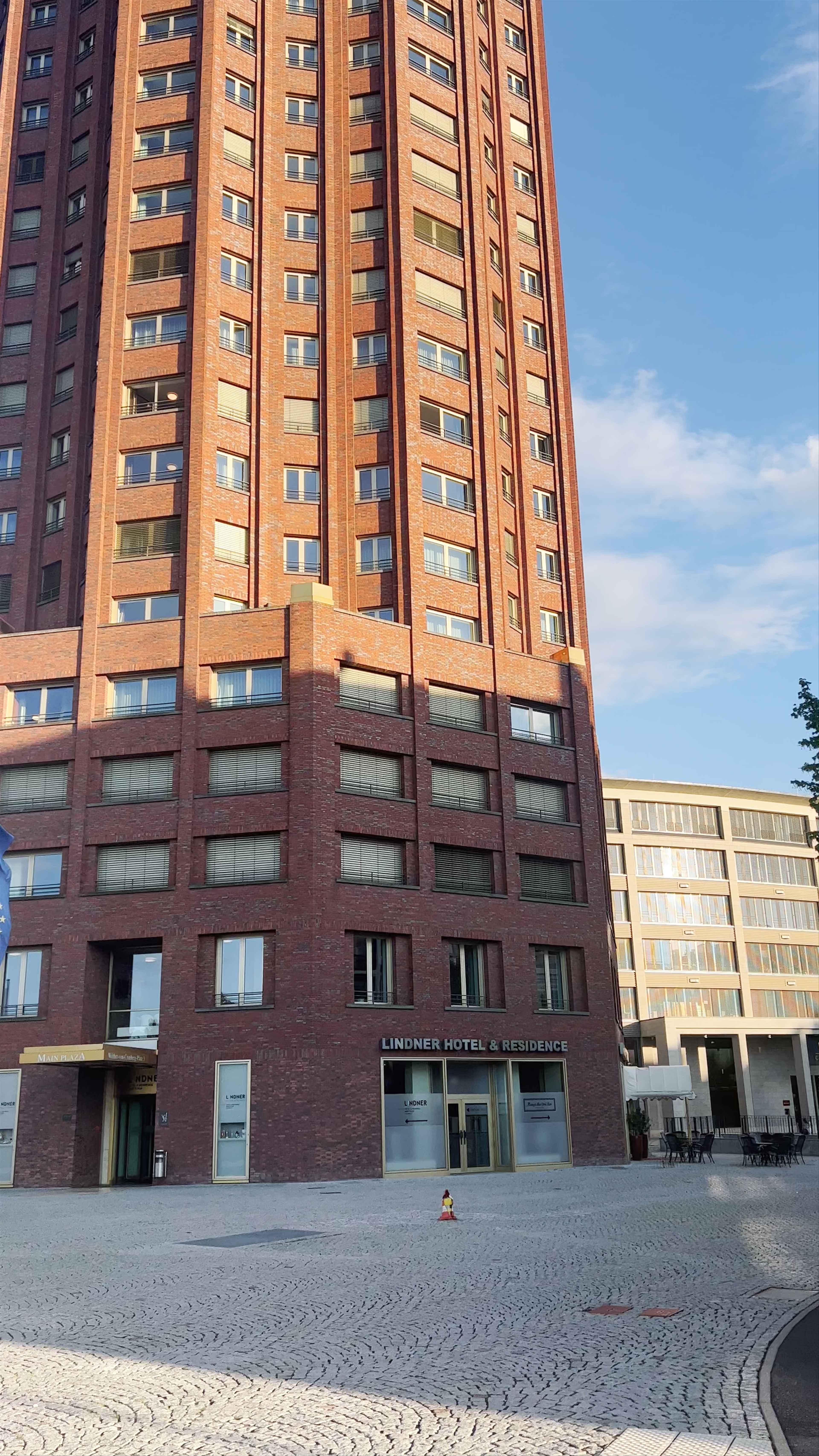 Main Plaza | Suite Tower