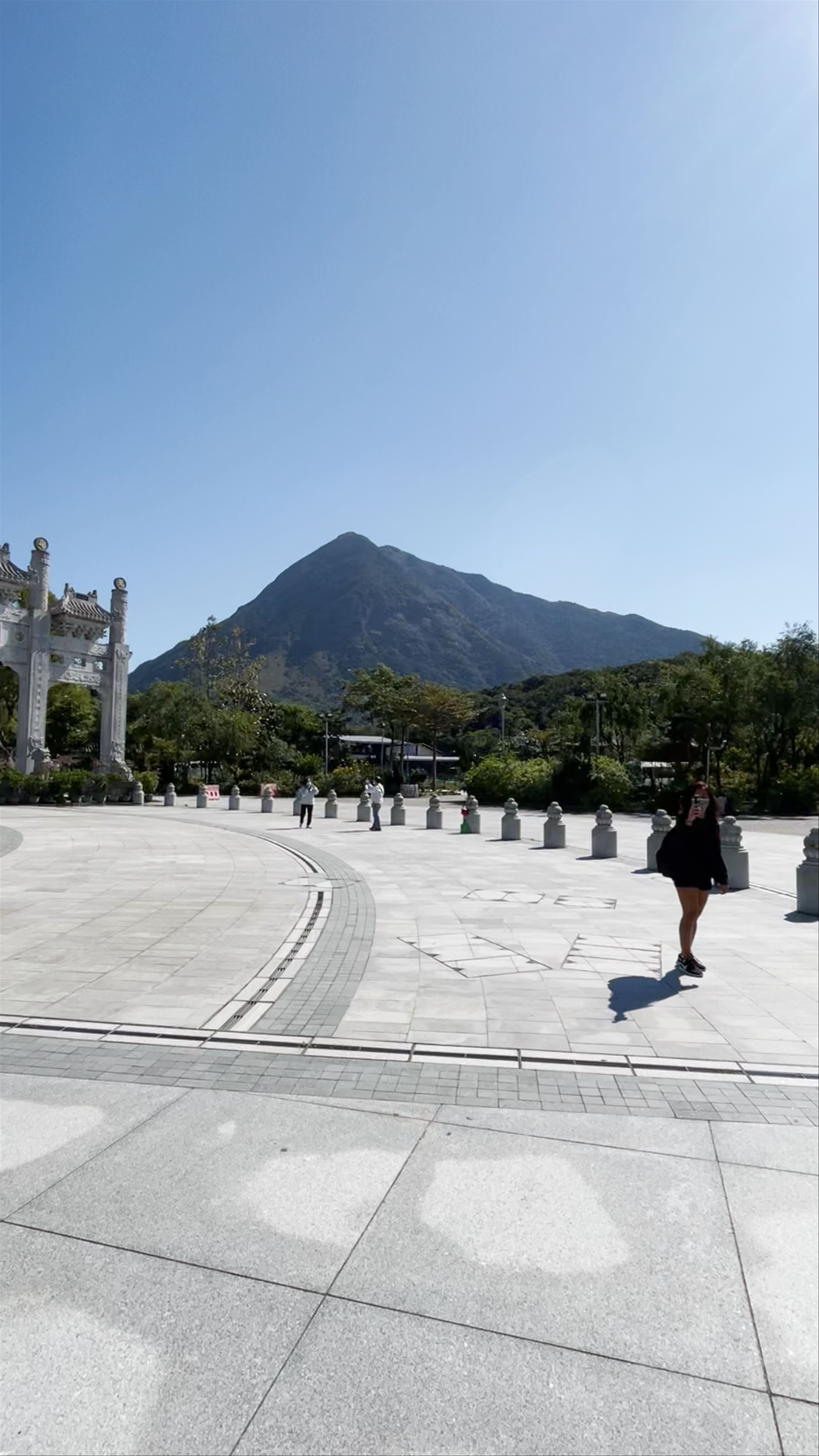 Tian Tan Buddha: Serenity & Majestic Views on Lantau Island