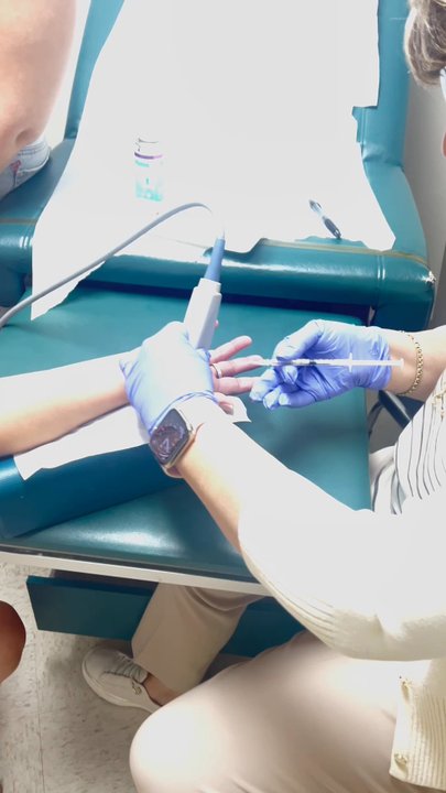 Pashinian Noune MD - Dr with her caring, easy hands - Rheumatologists Near Me - Glendale, California