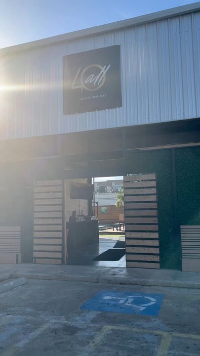 40 Love - Sports Bars Near Me - Houston, Texas