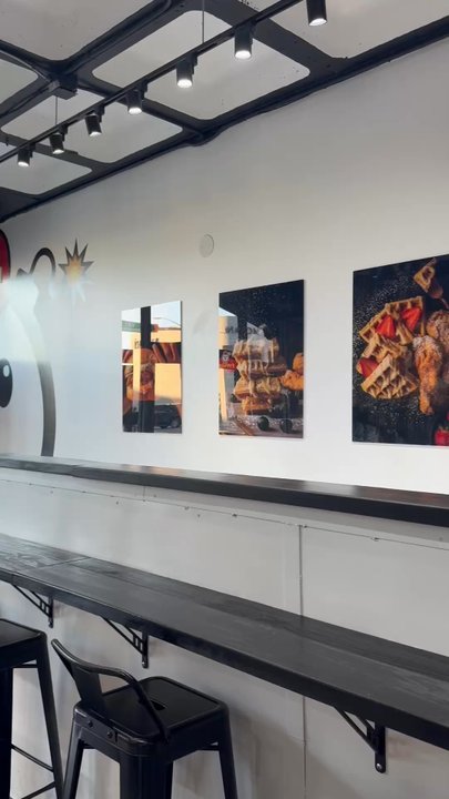 Crisppi's - Restaurant place - Waffles Near Me - Miami, Florida