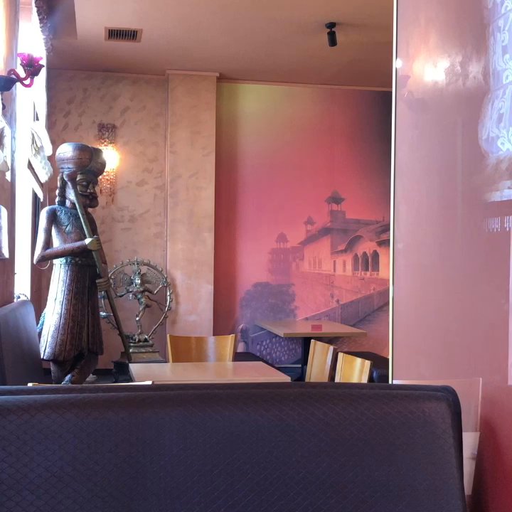 Bombay - View of inside and entrance. - Indian Near Me - Szczecin, ZP
