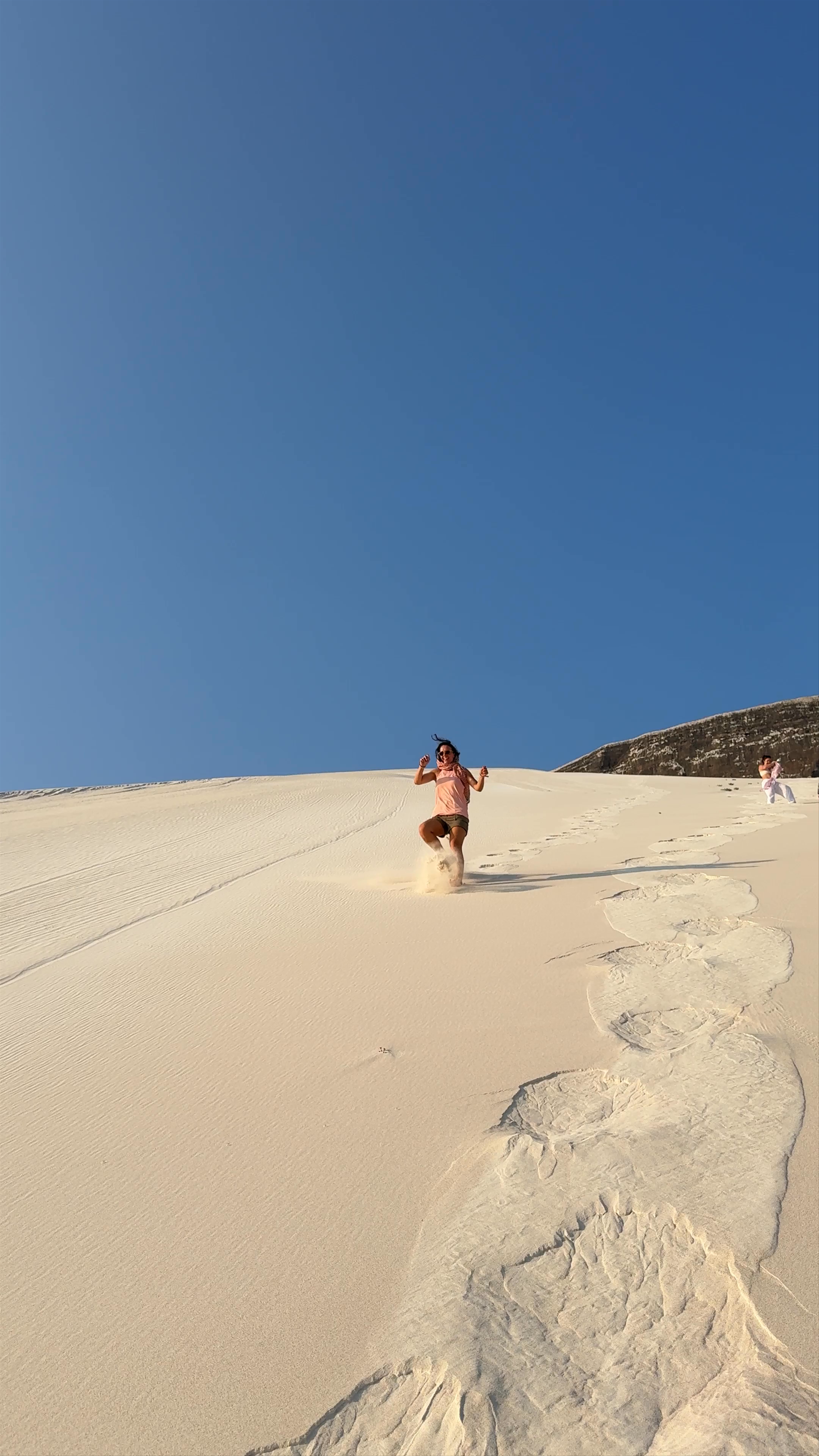 شاطئ عرهر Arher Beach، Kalleesa