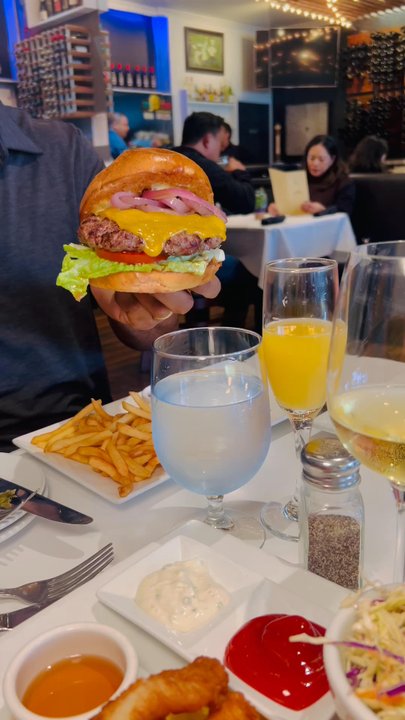 St Helena Bistro - Bistro Burger - Italian Near Me - Saint Helena, California