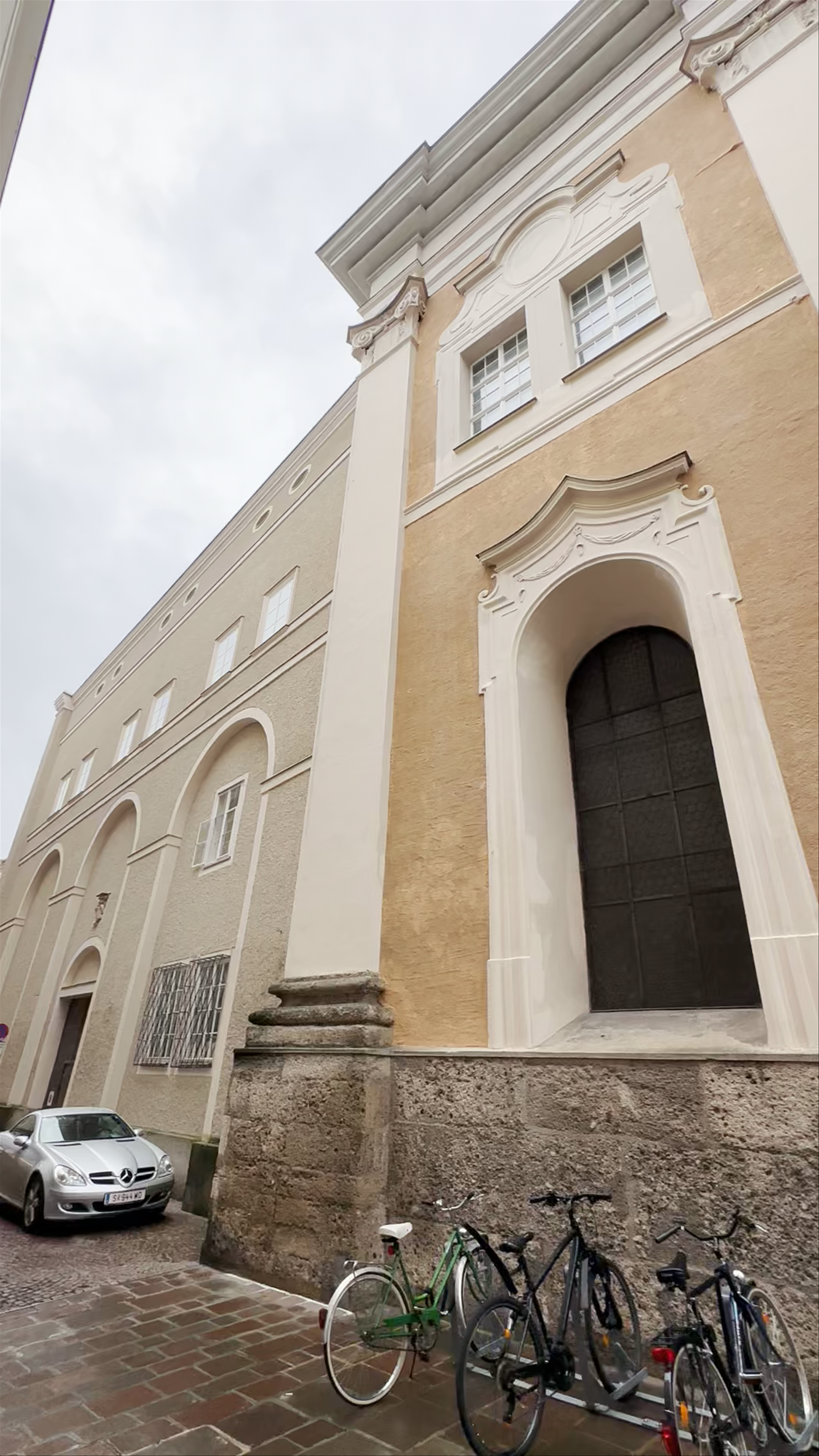 Franziskanerkirche: Historic Baroque Charm in Salzburg