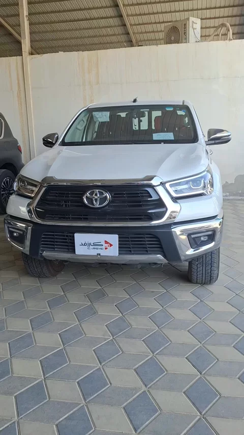 تويوتا هايلكس S GLX 2025