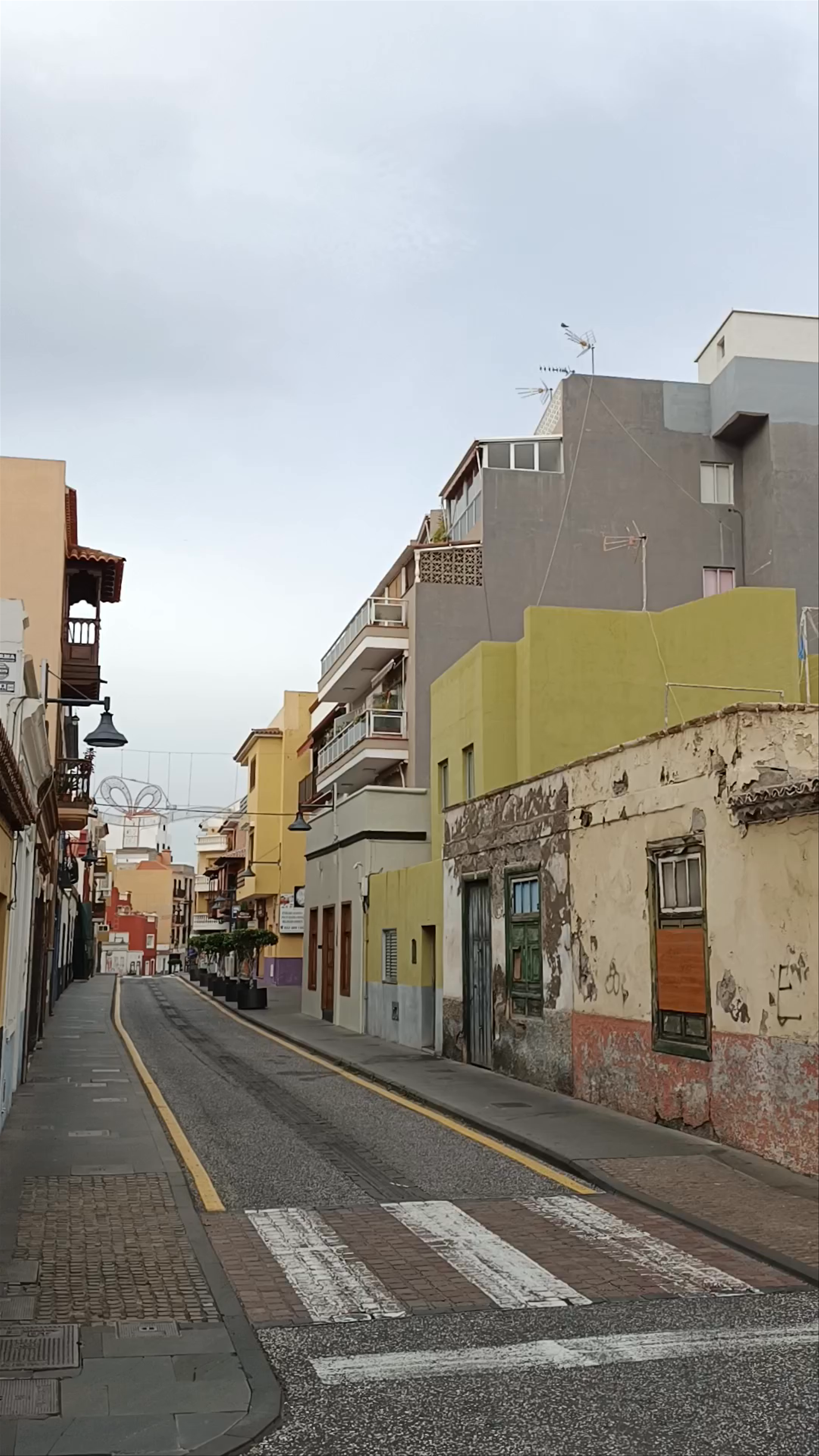 MURAL: Gran Canaria: Ritual. Sabotaje al Montaje, Calle Teobaldo Power, Puerto de la Cruz, Spain