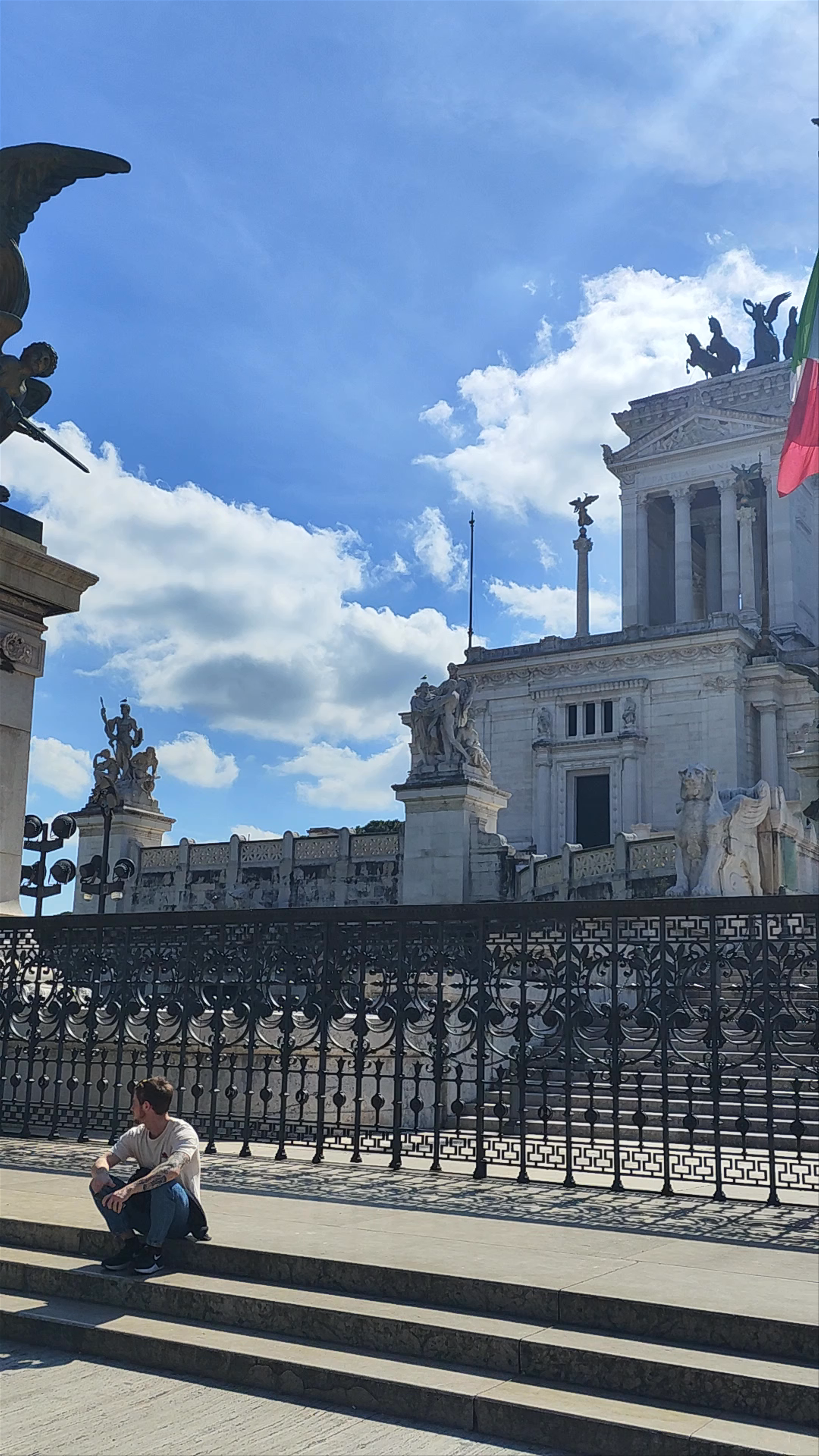 Monument to Victor Emmanuel II in Rome - Iconic Italian Landmark