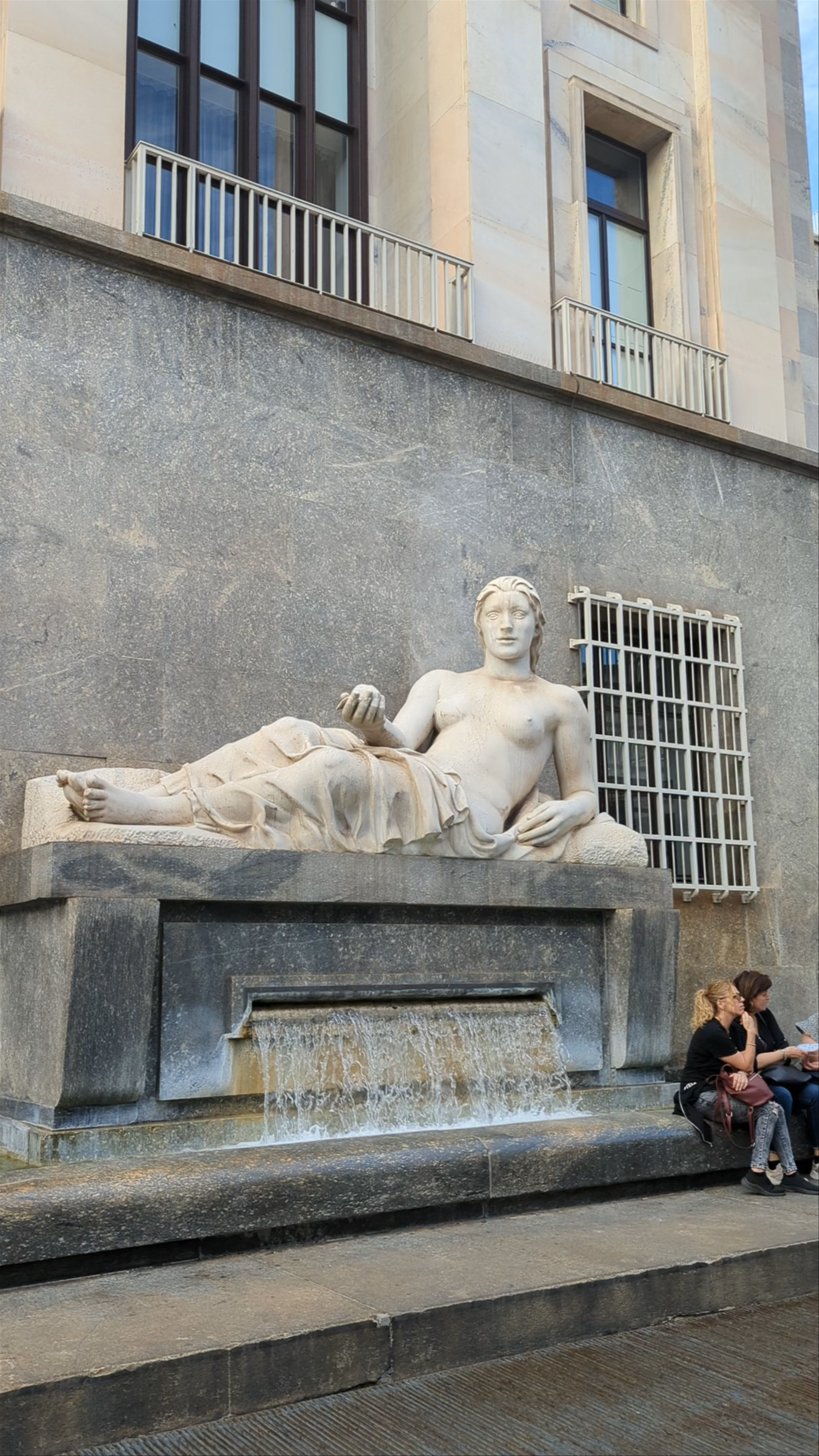 Fontana de La Dora