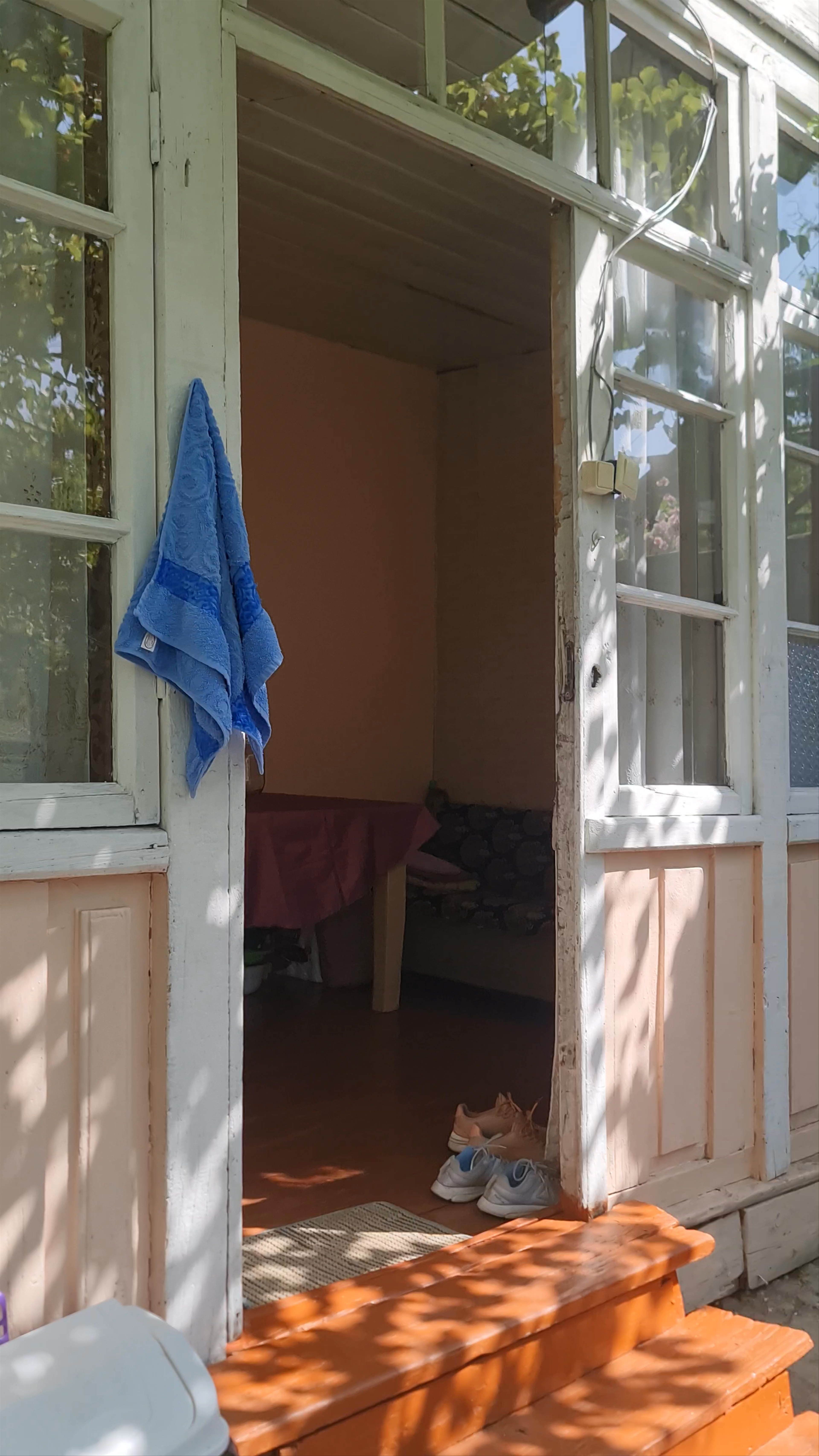 Guest House BESARIONI: Cozy Garden Retreat in Borjomi, Georgia