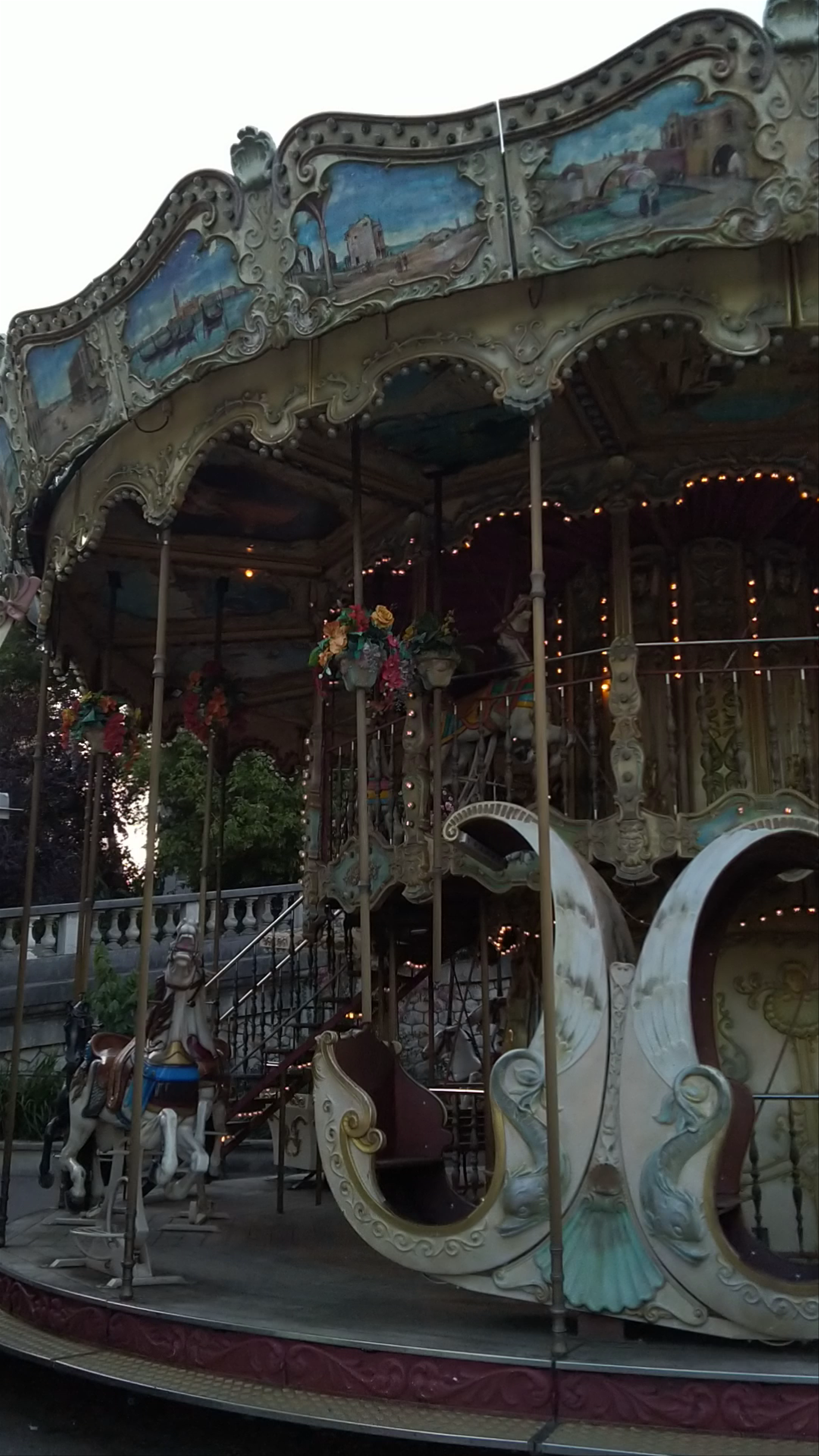 Carrousel de Saint-Pierre: A Whimsical Ride in Paris
