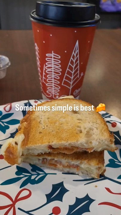 The Lilly Pad Cafe - Follow @kimbodianspeaks on IG for more - Cafes Near Me - Avon, Connecticut