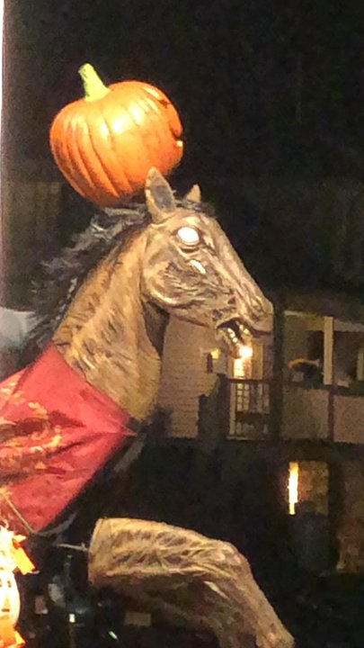 Studio East Motel - Halloween horses - Hotels Near Me - Ogunquit, Maine