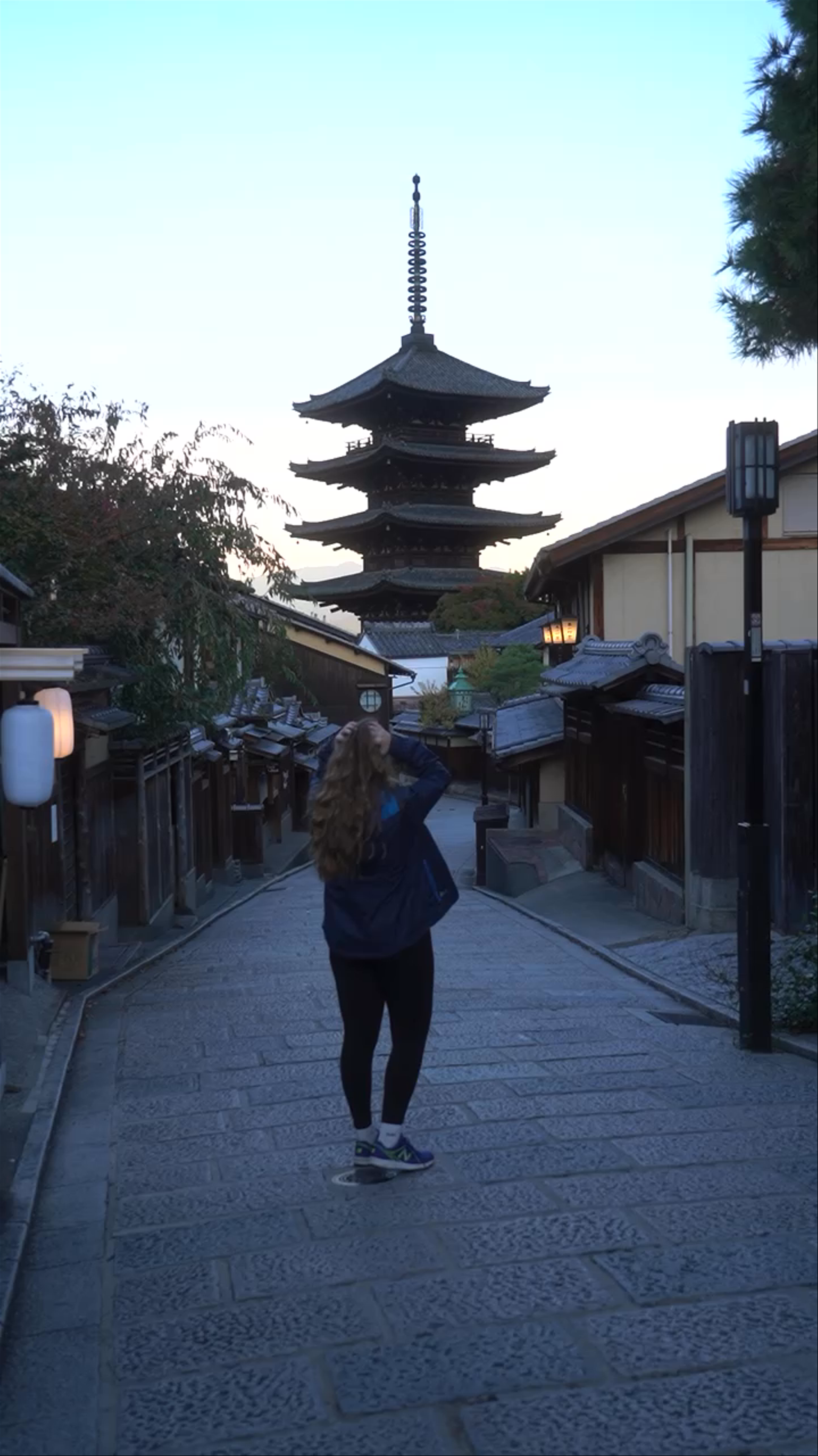 Charming Visit to Hōkan-ji Pagoda in Kyoto's Historic Higashiyama District