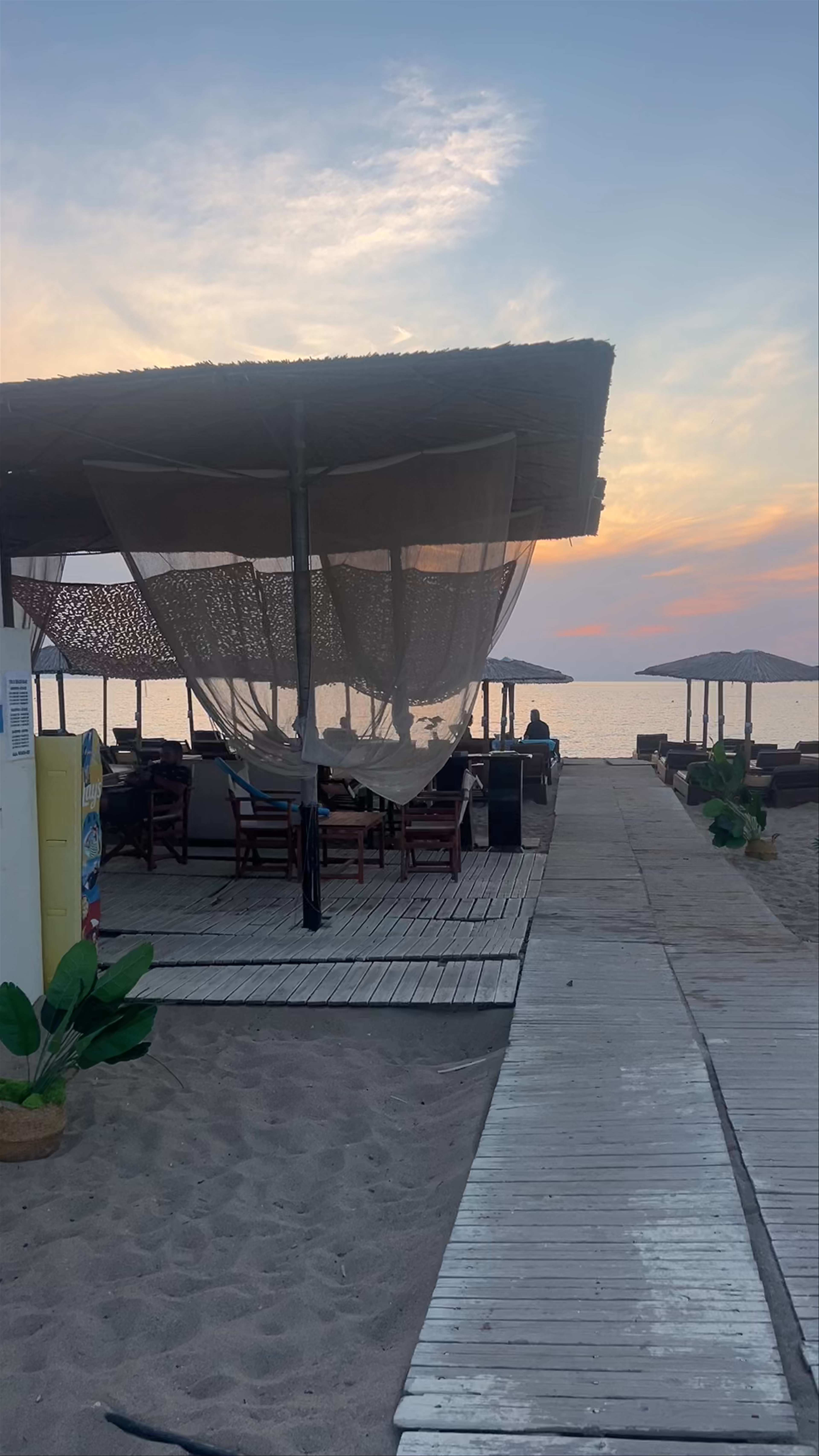 Yolo Beach Bar
