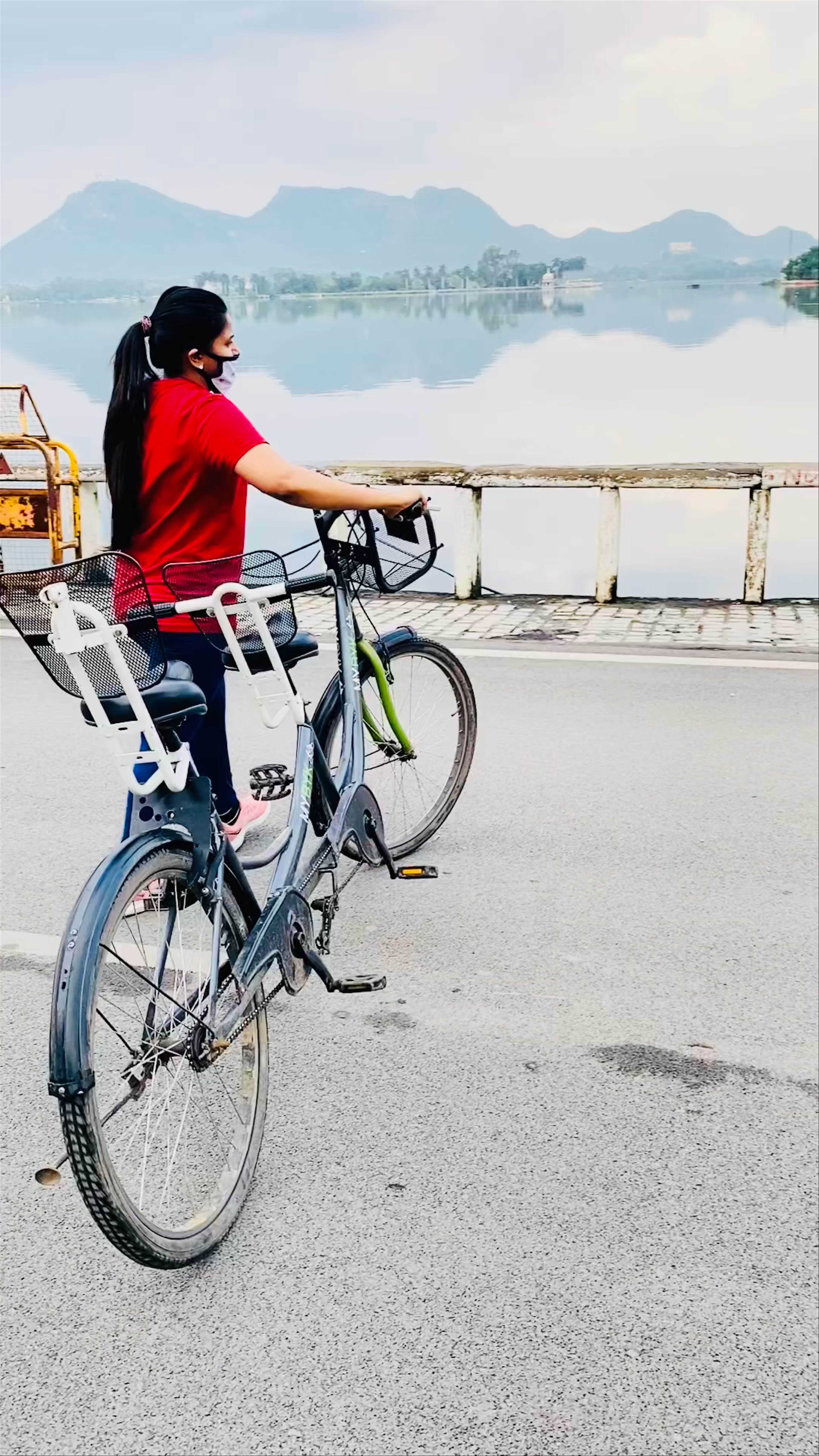 Serene Bicycle Ride Along Lake Pichola in Udaipur