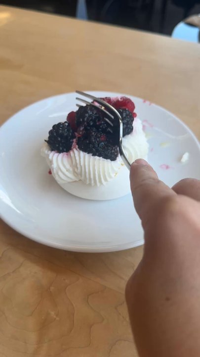 The Sparrow Bakery - Cutting open the pavlova - Coffee & Tea Near Me - Bend, Oregon