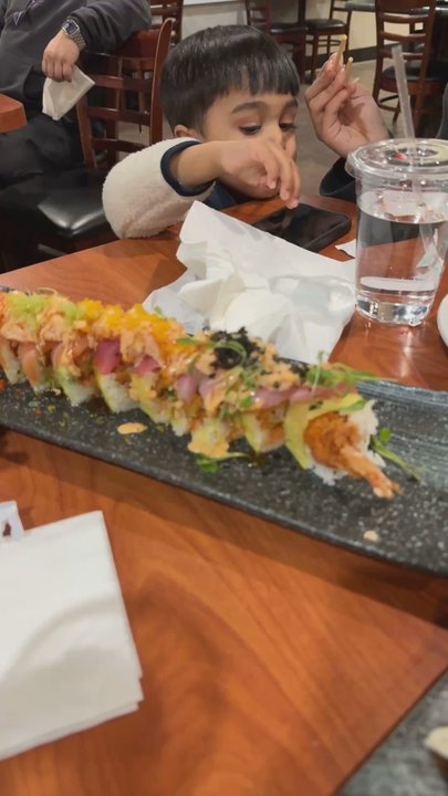 Sushi Paradise - Sushi Bars Near Me - Sacramento, California