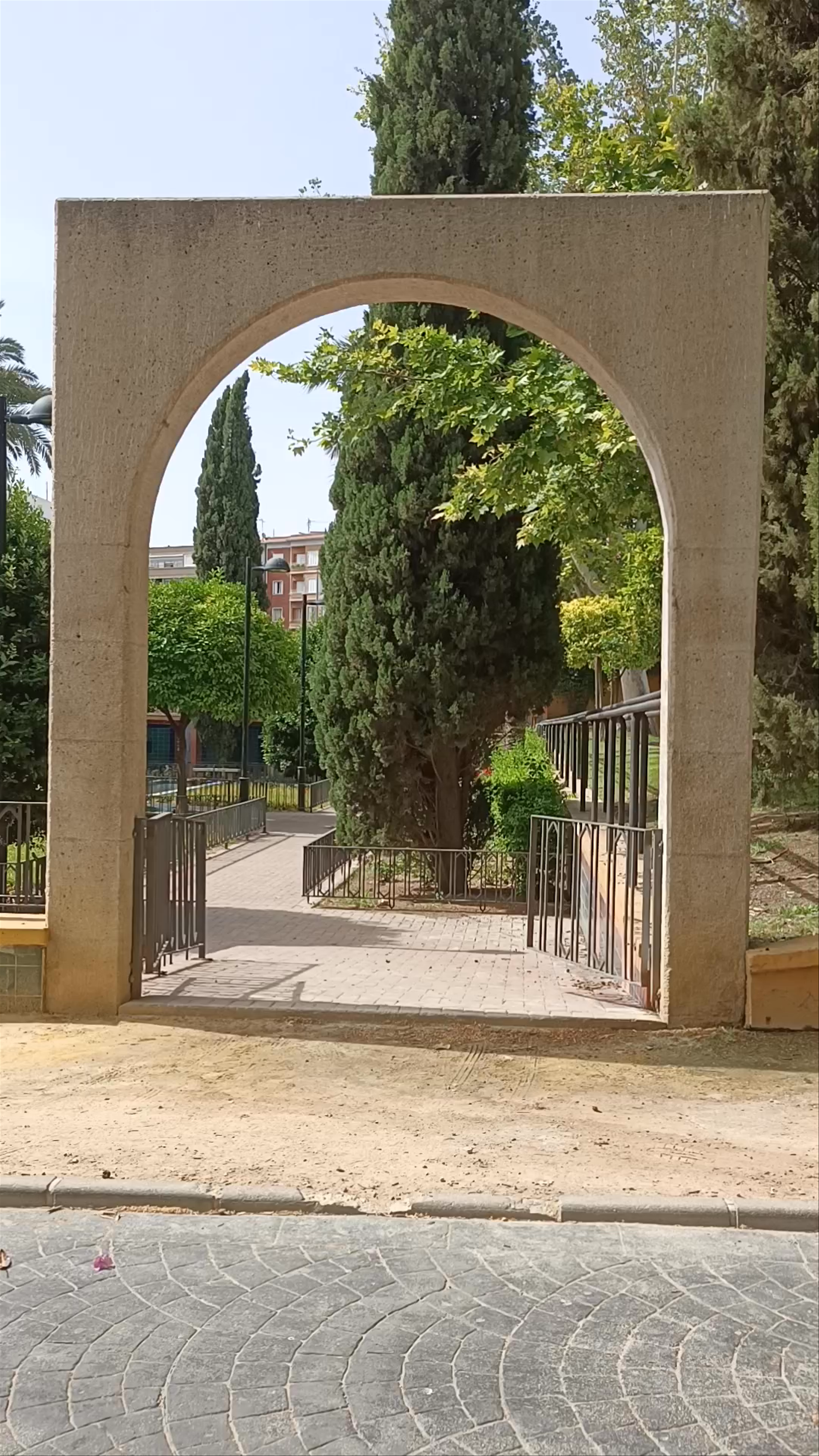 Jardín del Salitre: A Serene Urban Oasis in Murcia, Spain