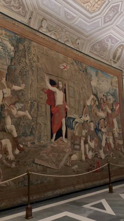 Musei Vaticani - Jesus is watching - Museums Near Me - Rome, RM