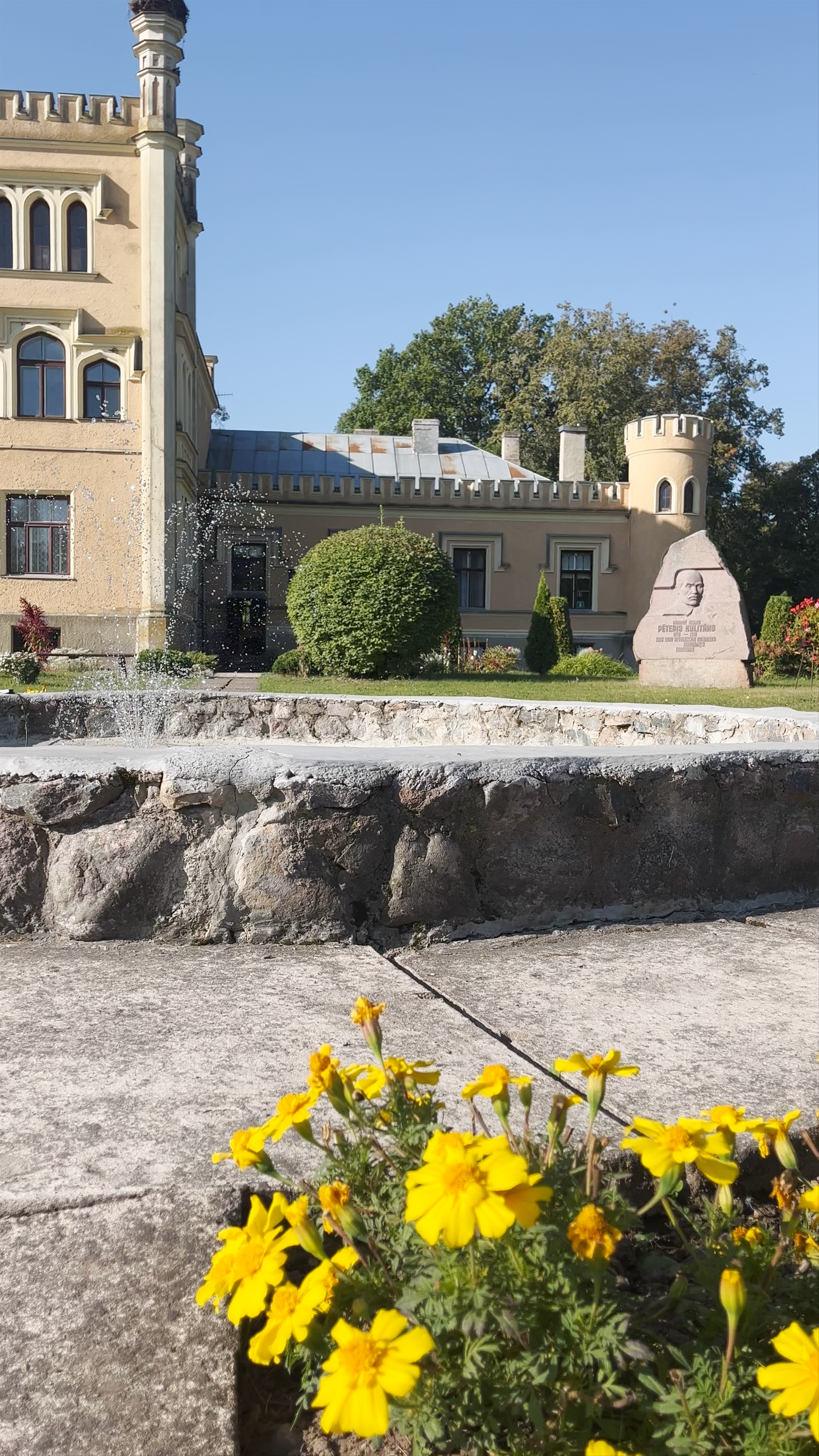 Gārsenes muižas pils