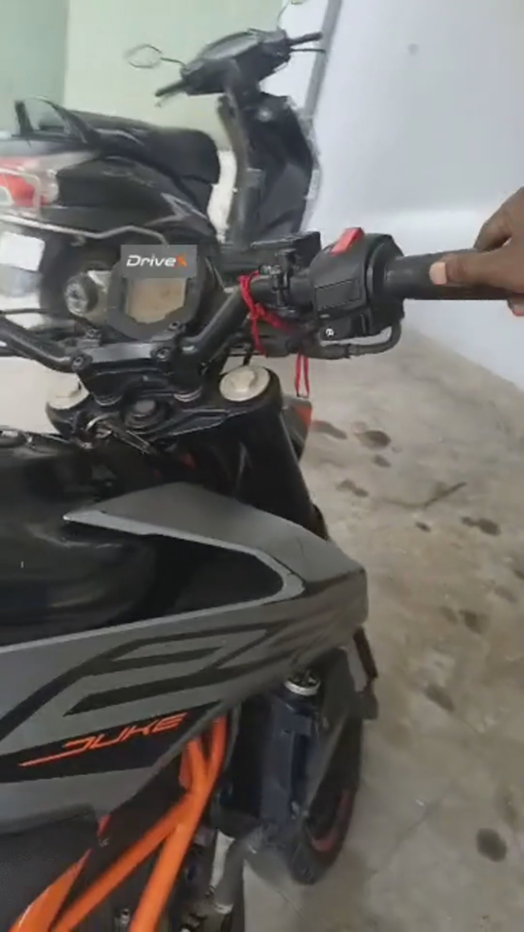 Walk-around video thumbnail