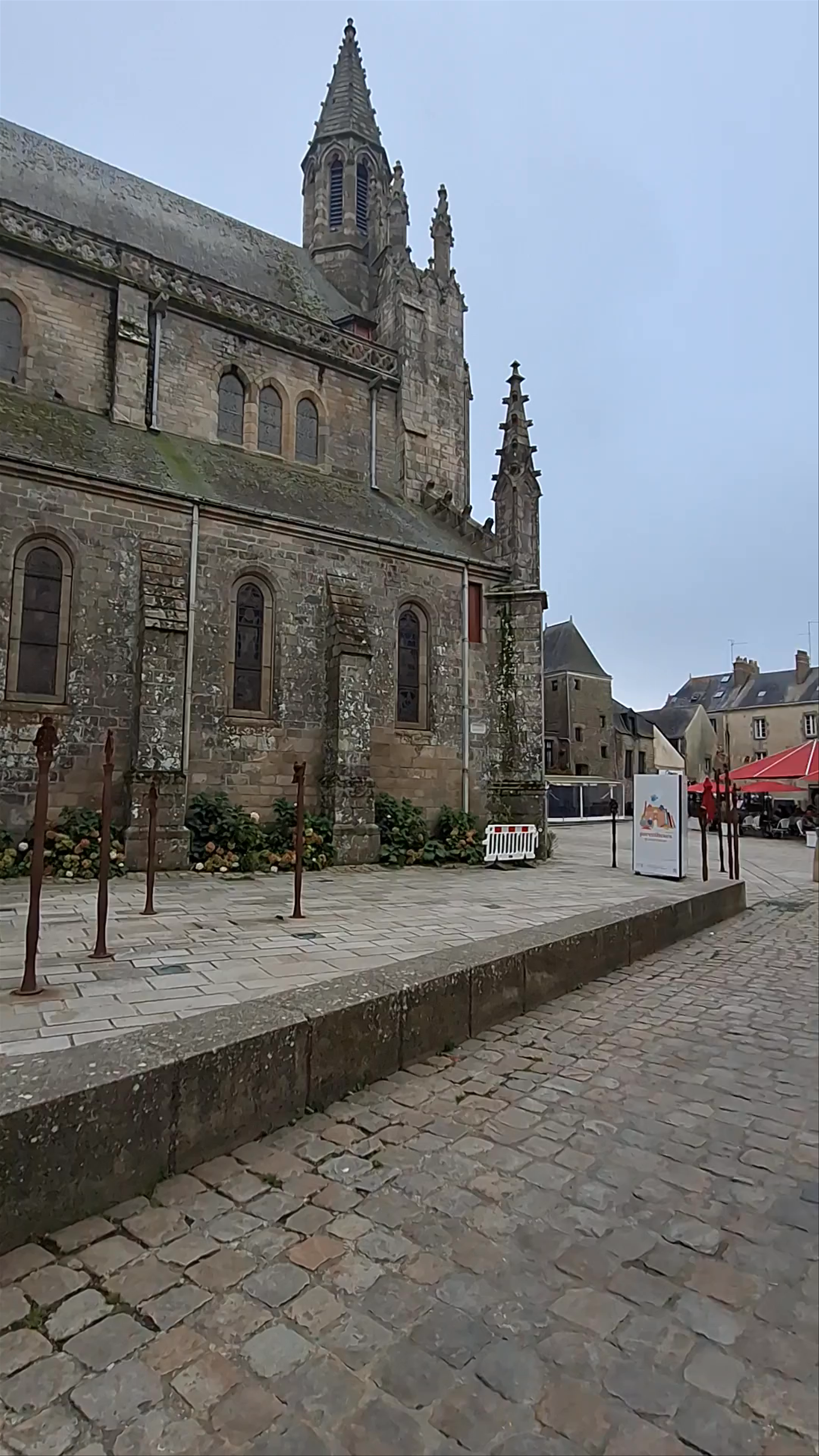 Collégiale Saint-Aubin