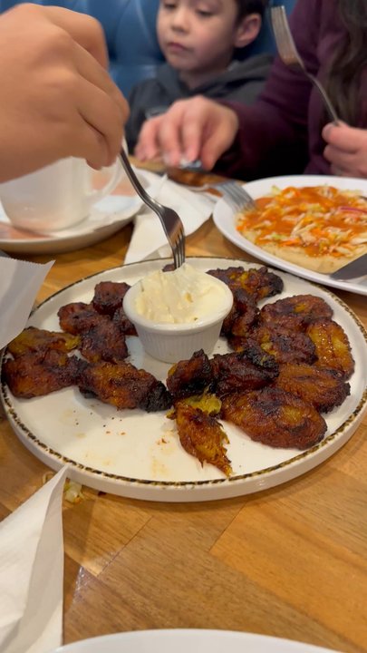 Mely’s Restaurant - Fried plantains - Salvadoran Near Me - Pasadena, California