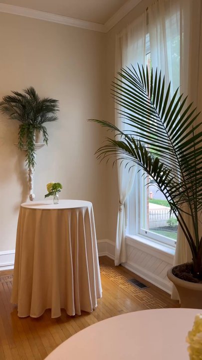 Topiary Mansion - Front room - Venues & Event Spaces Near Me - Columbus, Ohio