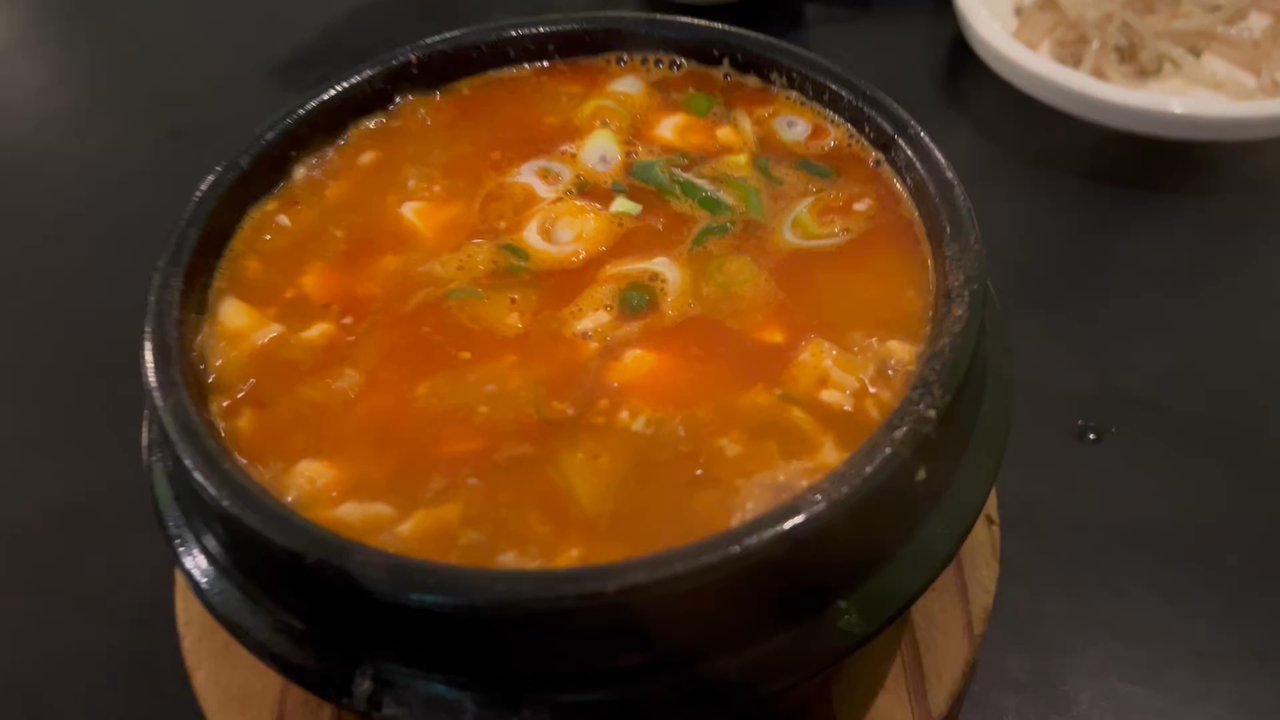 Arirang - Piping hot tofu stew - Korean Near Me - Berlin, BE