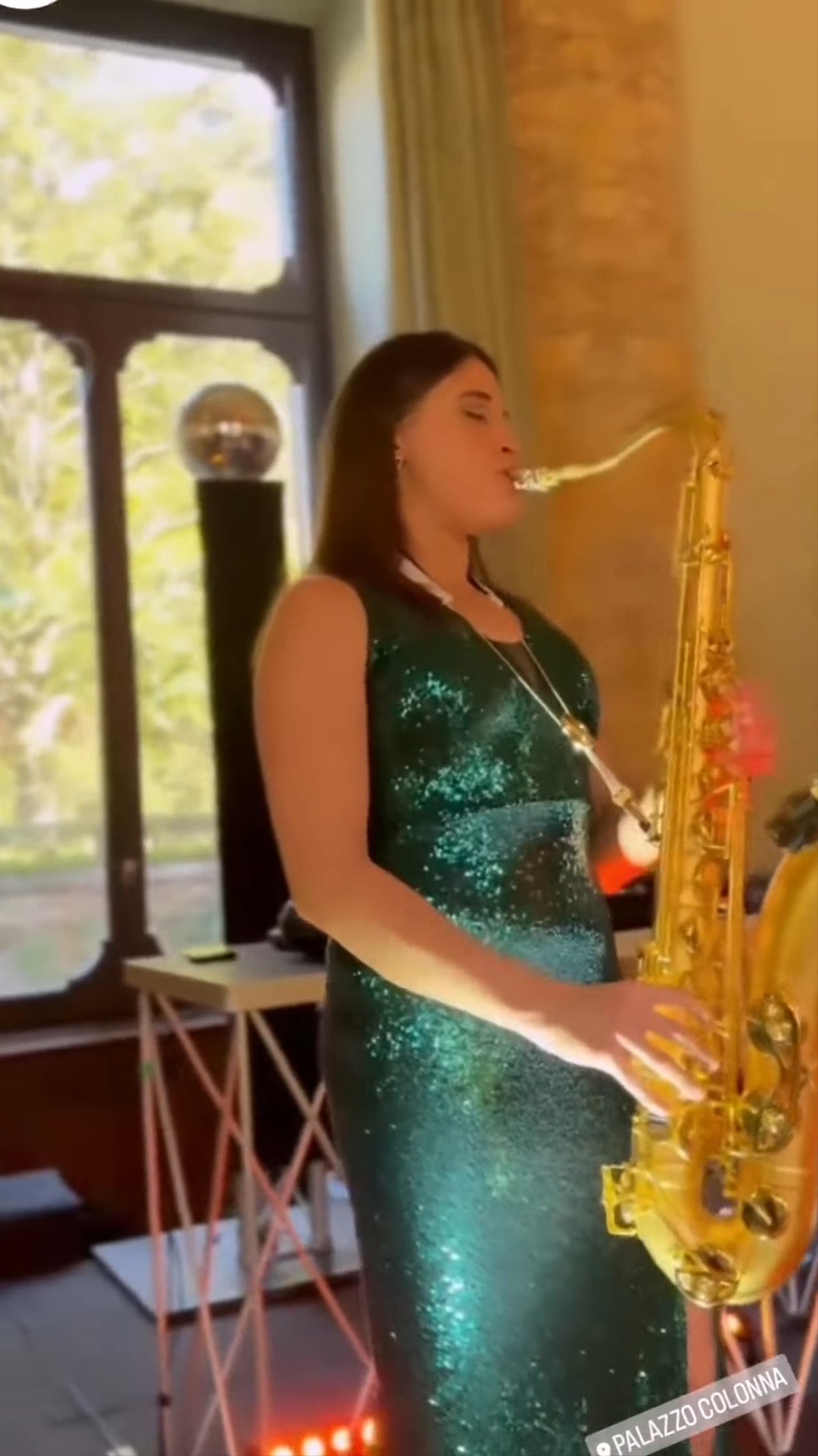 Female Wedding Saxophonist @ Galleria del Cardinale Colonna - Cesca on Sax - video