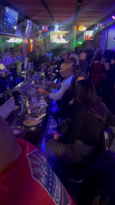 Happy Day Tavern - Fun times at Happy Day Tavern! - Sports Bars Near Me - Chicago, Illinois