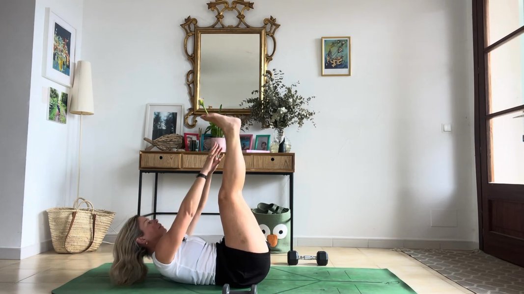 Seated (light) weight session & lower abs!