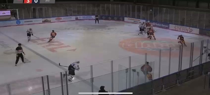 Hard hit offensive zone against DSC u 20